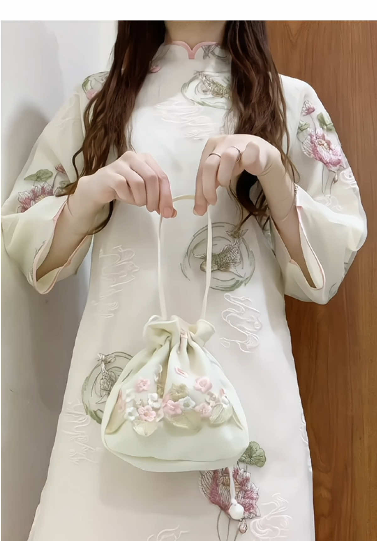 Nhỏ mà thêm phần tinh tế #tuihoa #tuivaihoa #tuimacaodai #tuigam #aodaitet 