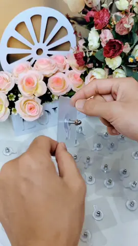 I didn't expect there is such a nail-free sticker. Now I don't need to drill holes to hang pictures on the wall. It is really useful. #hook