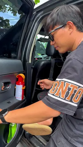 Engsel seret? Rel macet? Gunakan grease putih sintetis, anti air & nggak ninggalin noda!