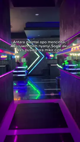 Mending nyanyi🤙🏻 #inulviztalippojogja #karaokejogja #kandas #fyppppppppppppppppppppppp #nyanyi 