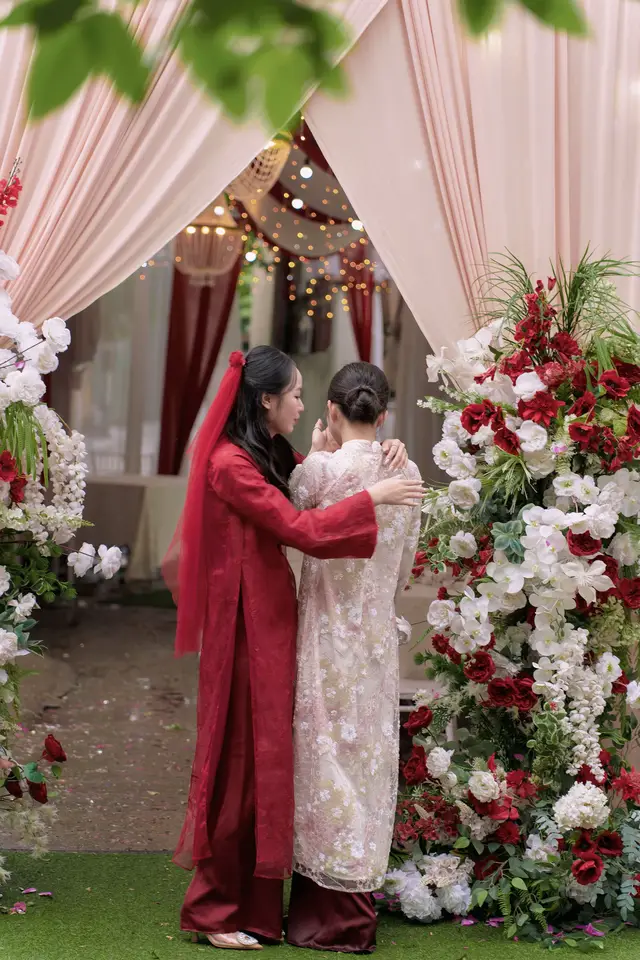 Mất tiền nên khóc đấy 🥱 #wedding #meme 