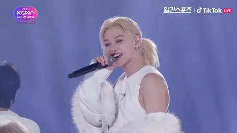 [ceremony’s part gets frozen midway sorry about that! tiktok doing gods work] skz performing s-class, in my head and ceremony at kgma #straykids #skz #kgma @Stray Kids 