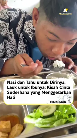 Di tengah suasana riuh program makan bergizi gratis di sebuah sekolah di Blora, suasana haru justru datang dari seorang siswa bernama Ryan, pelajar SLB Negeri Randublatung. Saat teman-temannya menikmati hidangan lengkap dengan lauk lele dan sayuran, Ryan hanya menyendok nasi dan beberapa potong tahu di omprengnya. Bukan karena tidak suka, tapi karena hatinya memilih untuk menyisihkan lauk itu, ingin dibawa pulang untuk ibunya di rumah🥹. Tindakan sederhana itu terekam dalam sebuah video yang kemudian viral di media sosial. Banyak warganet terenyuh melihat ketulusan Ryan. Di kolom komentar, ratusan orang menuliskan rasa haru dan kekagumannya. “Enggak kebayang nanti sampai rumah makan berdua sama ibunya, tapi Ryan bilang udah makan di sekolah,” tulis salah satu pengguna dengan emoji tangis haru. Menurut keterangan pengunggah video, Ryan memang dikenal sebagai anak yang penuh kasih dan selalu bersyukur atas apa pun yang ia terima. “Alhamdulillah, Mas Ryan selalu bersyukur, dan selalu membawa lauk makan bergizi untuk orang rumah,” tulis sang pembuat video. Di balik kesederhanaan itu, Ryan telah mengajarkan arti cinta yang sejati, bahwa kasih sayang kepada orang tua tak selalu diucapkan dengan kata-kata. Kadang cukup dengan menahan lapar, dan mengutamakan orang yang paling dicintai. Sehat-sehat ya dek, sukses selalu🫶🫶🫶 ___  Sumber: gentengpecah016 dan ig _thinksmart.id #wonglucunepati #Info #news #mbg #anaksekolah 