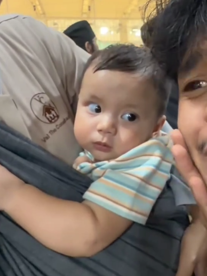 👶🏻: sus sus, tolongin aku sus #elzhard #elzhardrahadianaskara #elkerung #dedekbayi #masyaallah 