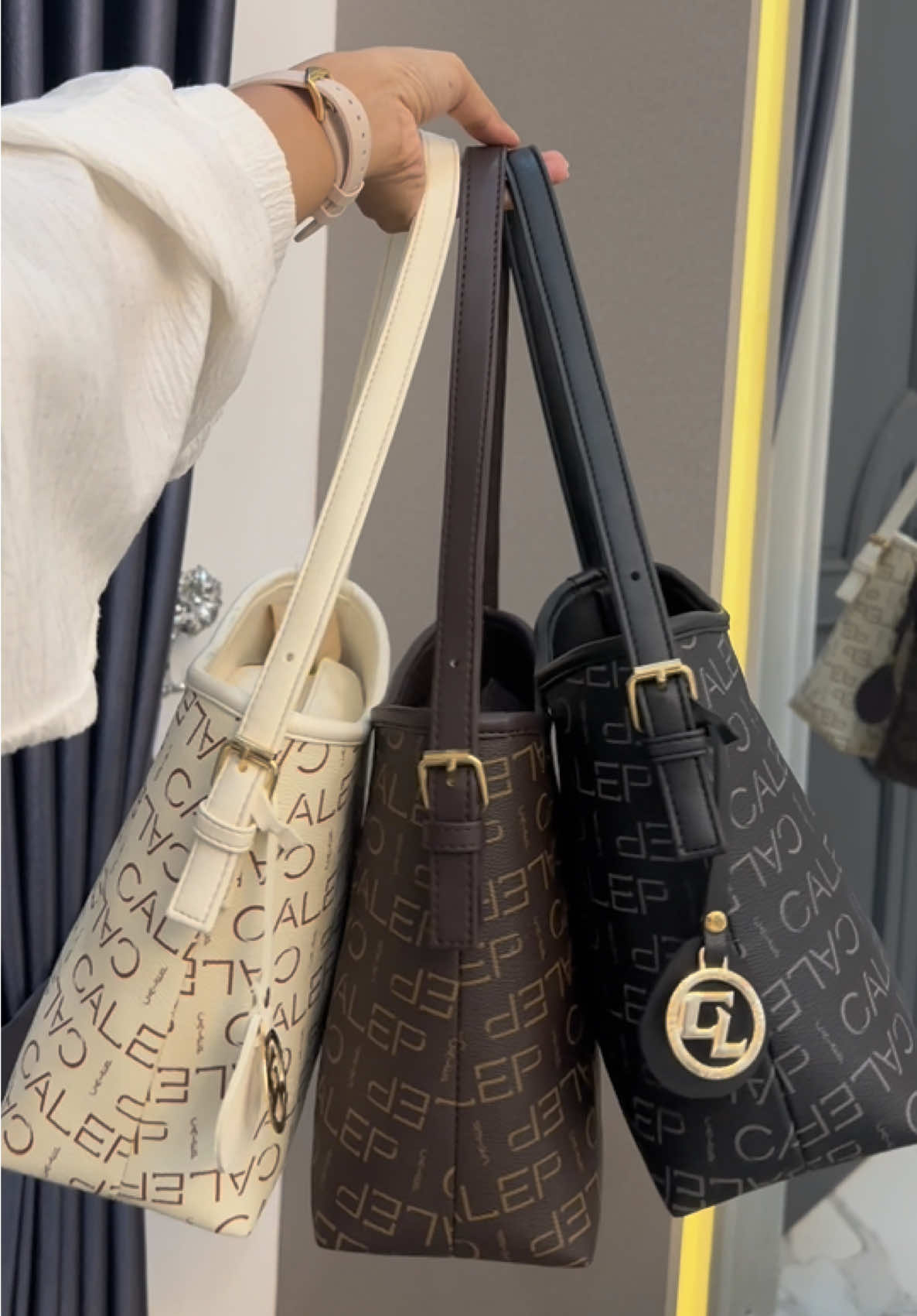 3 warna Bestseller 🔥🫰🏻#fypシ゚ #taswanita #calepindonesia #calepofficial 