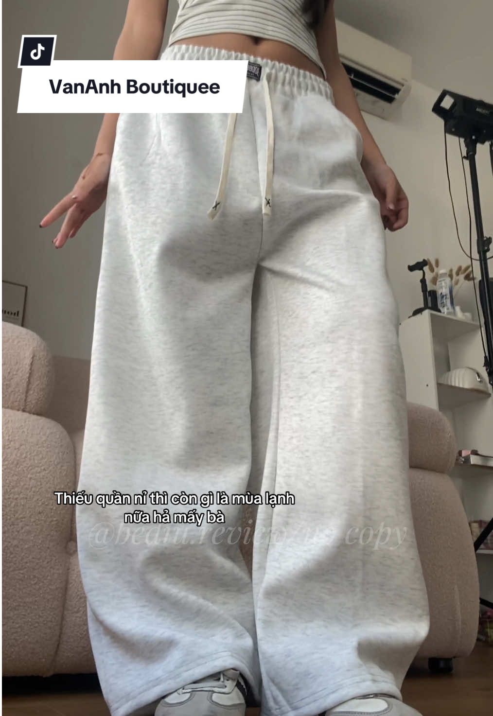 Em quàn chỉ 115 cá mà xinh điên luôn á mấy bà, múc lẹ cho mùa lạnh nha #vananhboutique #OOTD #xuhuongtiktok #phoidoxinhxinh #quanniongsuong 