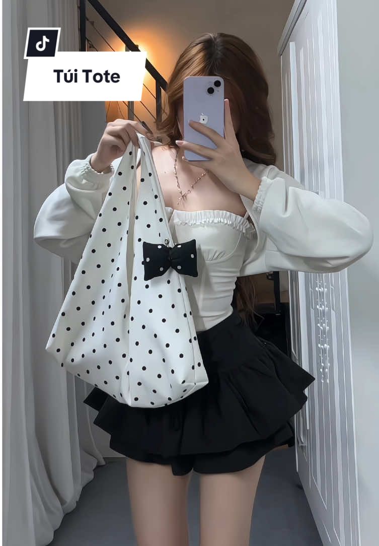 Túi tote xinh kèm charm nơ🎀🎀 #tuitote #tuitotenu #tuinuxinh #tuinuhottrend #thaosuneo 