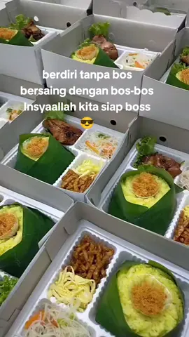 Nasi kuning, ayam bakar, kering tempe, bihun goreng, telur rawis, dan serundeng Info pemesanan 👇  WA :085231125564 #kulinertiktok #cateringtulungagung #kulinerenaktulungagung #nasikotaktulungagung #kulinertulungagung 