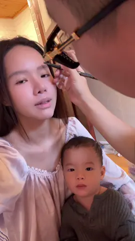 Buổi sáng bận rộn của gia đình nơi xứ người