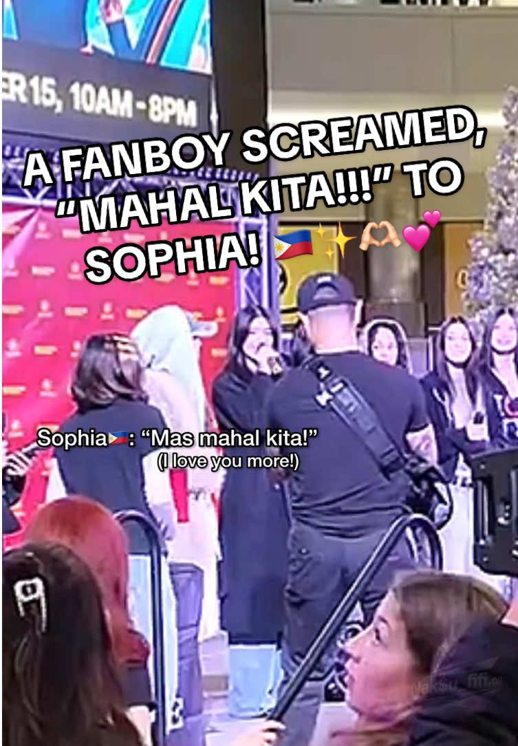 A fanboy screamed, ‘Mahal kita!!!’ to Sophia during KATSEYE’s event at the Mall of America! ✨🫶🏻💕 #KATSEYE #EYEKONS #fypシ゚ @KATSEYE @sophia laforteza @daniela avanzini @LARA RAJ @Megan Skiendiel @Yoonchae #KATSEYE_Manon