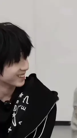 លឺនៅBowenលោកជាប្ដីបរស់ញុម😭#Bowen_🇨🇳🥰#family#tffamily_4th_generation🇨🇳💫