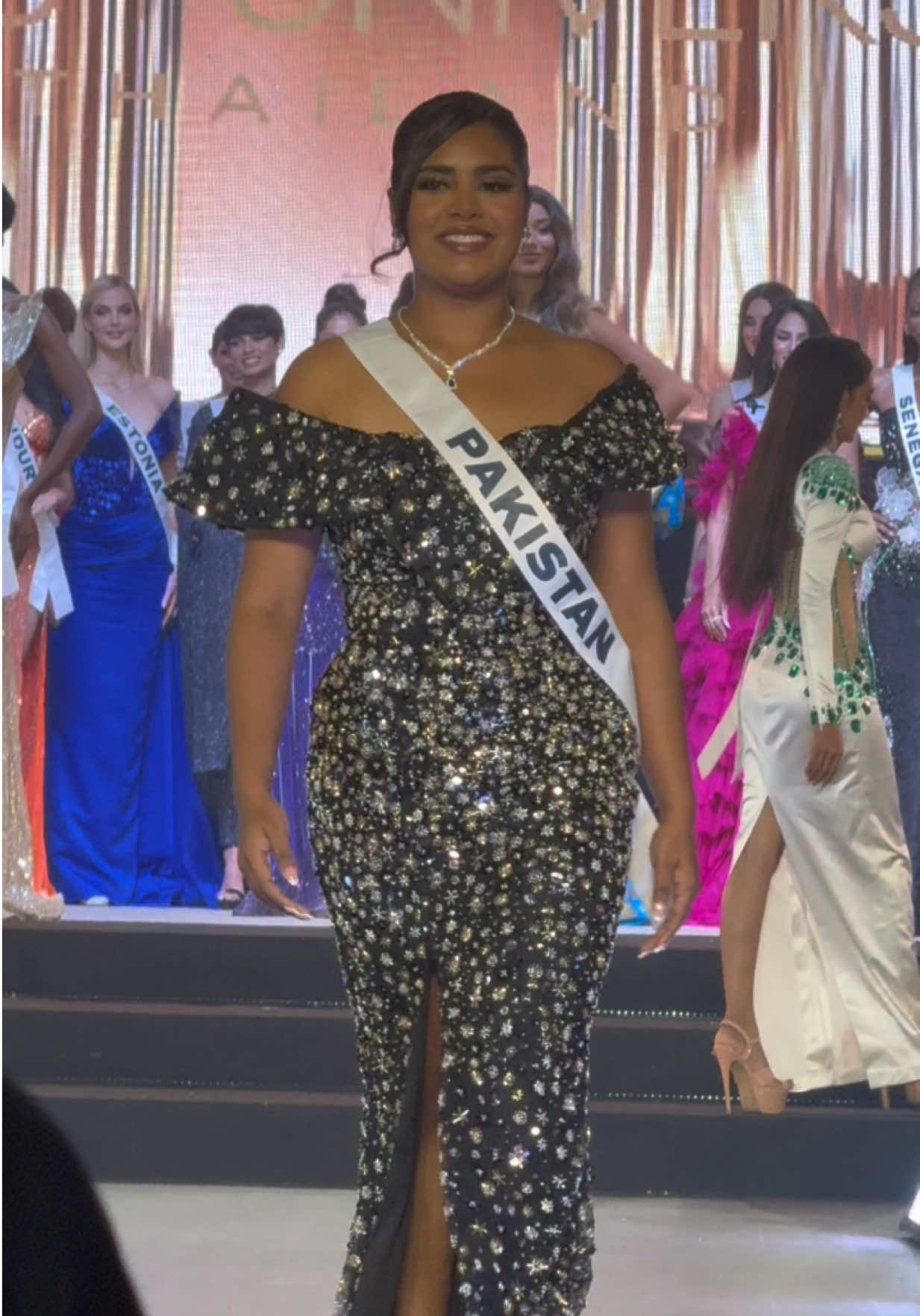 ❤️ Love you Queen #missuniversepakistan2025 #mussuniverse2025 #mgi #ปุ๊กอุฟ #ชีเสิร์ฟ 