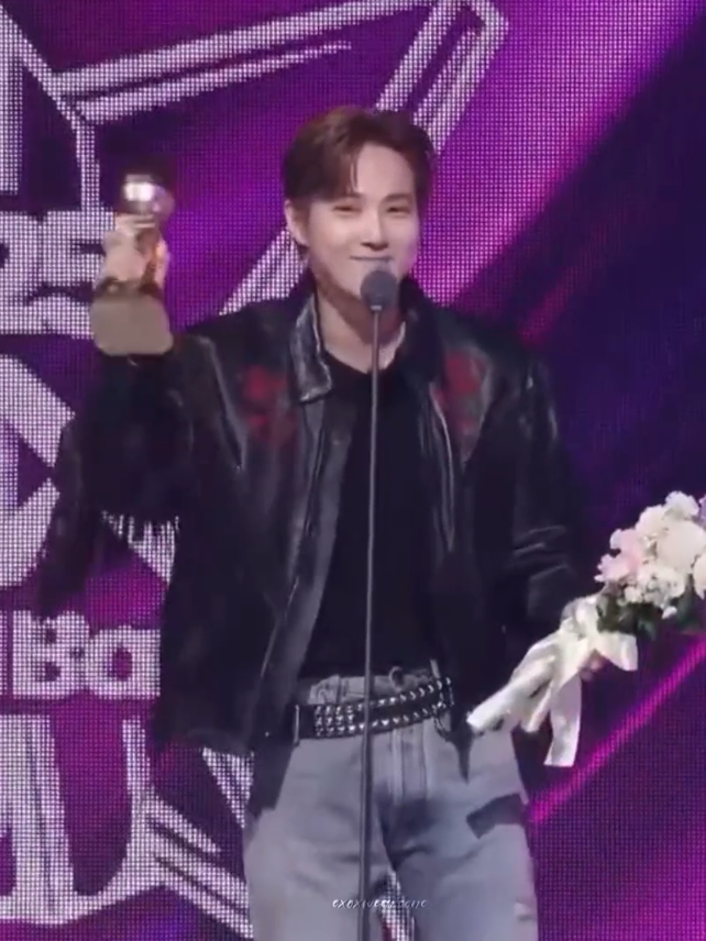 Congratulations SUHO for winning the 'Best Solo Artist (Male)' Award at the 2025 Korea Grand Music Awards! 🏆🥳🎉 #EXO #SUHO 