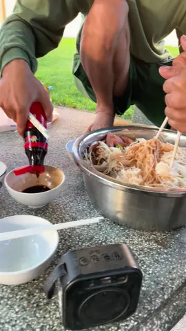 đi bộ đội kể về nhà sáng dậy thấy nguyên con gà ngồi ăn bún hog ai tin