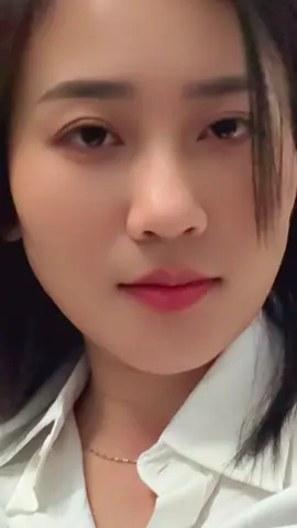 Hôm qua Ai nói dáng T có 1 khúc nhìn Thấy cưng quá..Là Chê hay khen T vậy hả ????🙄🙄😬😂😂