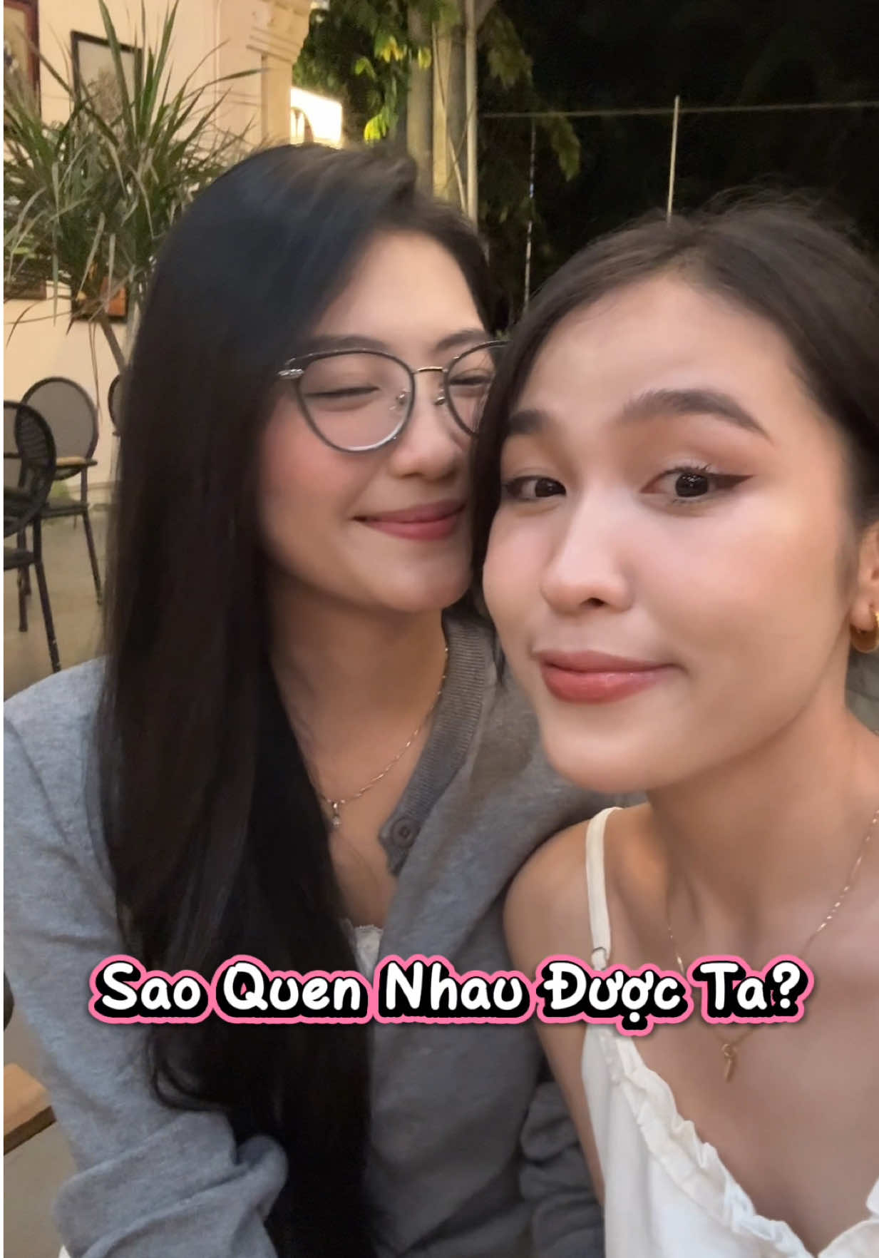 tr ơi chỉ cần thanh socola thôi mà Lgia dỗ được cổ ời nè #wlw #lesbian #ideas #date #trendingtiktok 