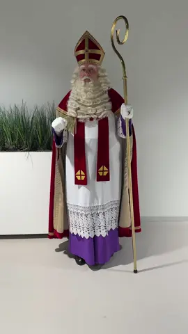 We zijn weer in Nederland! Even een filmpje vanuit alle hoeken zodat jullie me weer herkennen! #sint #sinterklaas #intocht #stunning #uiteenofanderehoek 
