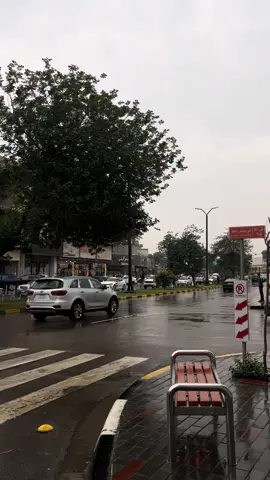 باول شتا حبوا بعضن 🫢 #شارع_40 #مطر #شتاء #بابل #الحله 