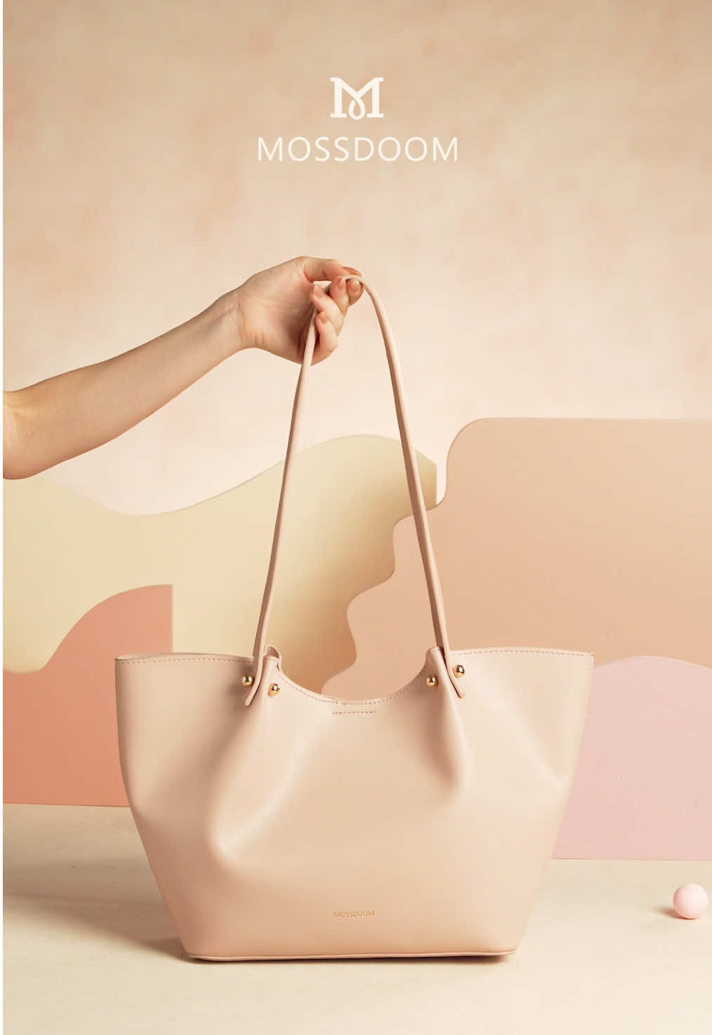 Soft, timeless, and beautifully refined — the Perla Bag brings a gentle elegance that completes any outfit 🤍✨ Falling for Perla’s charm? Tap to shop now! 🛍️💛 #MossdoomIndonesia #WIBGajian  #GajianSale #TimelessElegance #MOSSDOOMDAY 