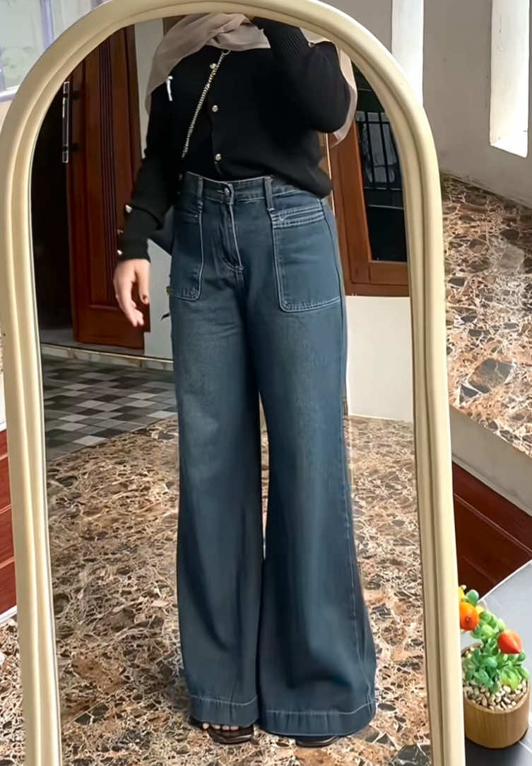 celana by @Unisoo Jeans Official bisa nutupin perut bunciiiit dan paha gedekuuuu😭💗  #jeanswanita #unisoojeans #kulotjeans #kulotwanita #fyppppppppppppppppppppppp 