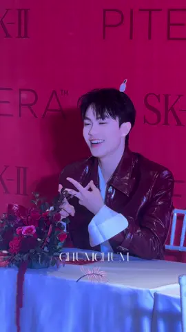 Lâm Anh quá đáng iu khi thực hiện fansign cùng các bé Năng tại sự kiện Crystal Clear Joy của SK-II ở Hà Nội #SKIICRYSTALCLEARJOY #SKIIPITEKUMA #SKIIVN #skiibychumchum #DirectorByChumChum 