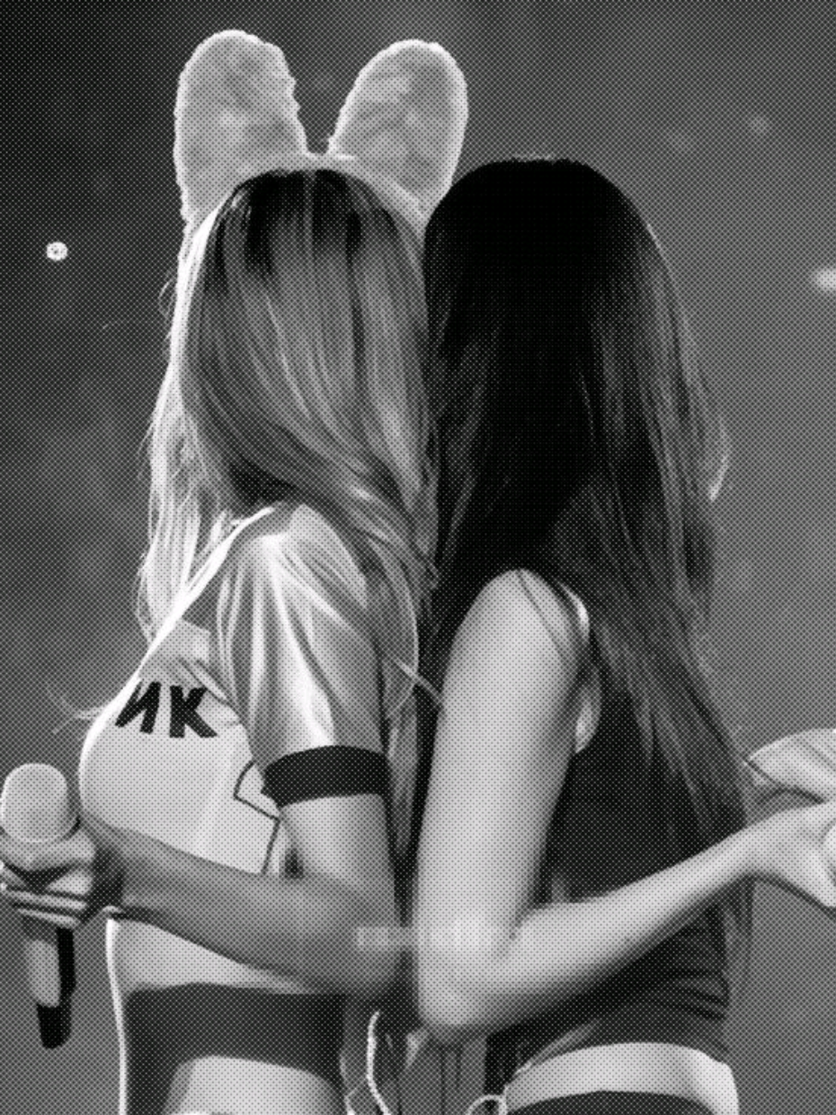 آشتی؟ @𝗞𝗶𝗺 𝗝𝗲𝗻𝗻𝗶𝗲𝜗ৎ𝗕𝗟𝗞  . . . . #foryou #jenlisa #trend #fouryouuu #fyp 