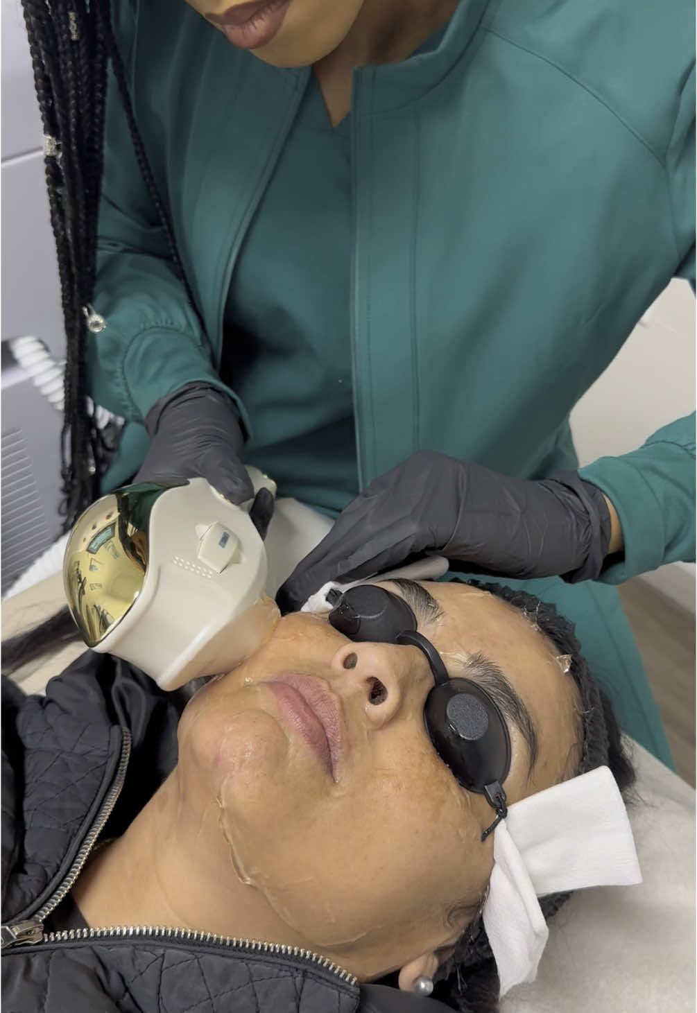 IPL targets dark spots, redness, and uneven tone to reveal your clearest skin yet. Clearer, brighter skin is only a treatment away.  #columbus #ipl #intensepulsedlighttherapy #auburn #esthetician #estheticianlife #estheticiantiktok #esthietok #atlanta #fayetteville #georgia #aesthetic #medspa 