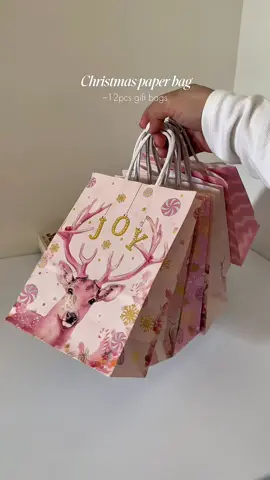 Level up your gift-giving with these 12pcs pink Christmas paper bags 🎁🌲 #paperbag #christmaspaperbag #christmasbags #giftbag #christmasgift 