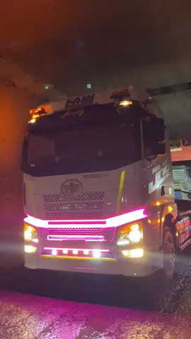 Kasih macet lagi gara-gara kandas🥲😌#ptamaly #makassar #lowboy #trontonsulawesi #faw550hp 