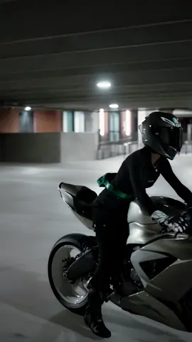 give it to them straight 🏁 #moto #2wheels #bikergirl #bikelife #viral 