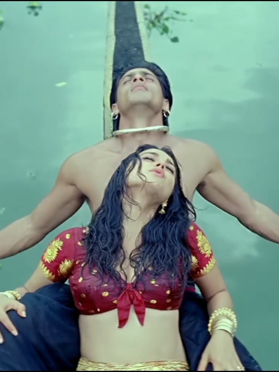 alternate ending of Dil Se: only the lucky ones got to see SRK and Preity Zinta ending up together!! #srk #preityzinta #bollywood #dilse #edit