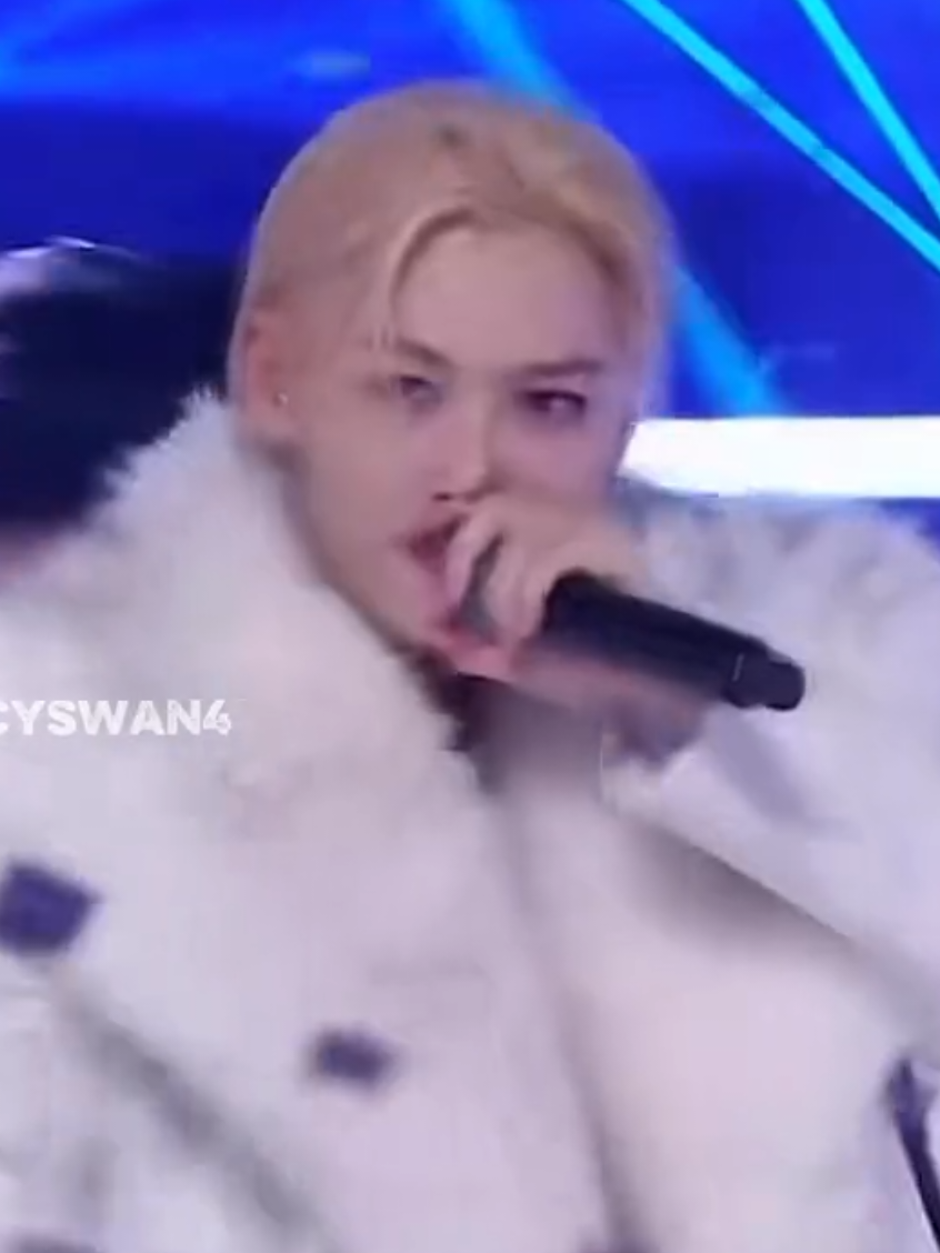 🎼CEREMONY 🎶 ©️®️ On logo  #Felix #StrayKids #stay #KGMA #youmakestraykidsstay 