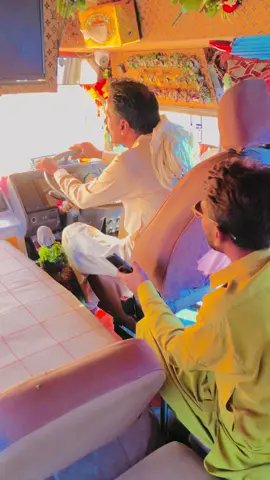 ڈرائیور اور سواری کا آپس میں جھگڑا ہو گیا ہے#viraltiktok #funnyvideos #viralvideo #pggroupvehari #viral @🇲 🇦 🇭 🇦 🇷 🖤 🇸🅰🅰🅱 @Dr Eman ali 2  