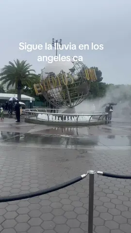 Sigue la lluvia en los Anglès #lluviaencalifornia #universalstudios #universalnewattraction 