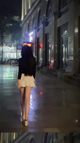 Nơi phồn hoa, anh mong em đừng sa đoạ Chốn phiêu bồng, anh vẫn đang tìm một mĩ nhân