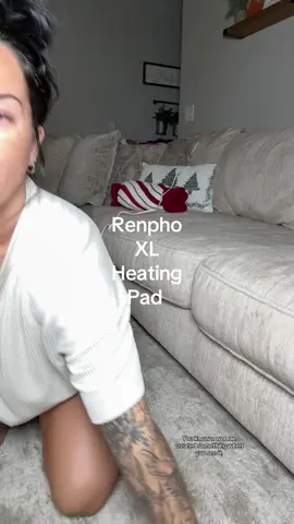This heating pad is absolutely amazing! I can't believe how big it is and I love that the heating pad wrapped around your shoulders and neck. #HeatingPad #renpho #TikTokShopBlackFriday #TikTokShopCreatorPicks #TikTokShopCyberMonday
