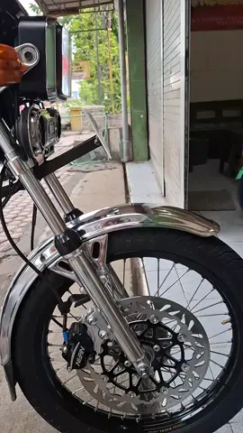 rx king uuye #yamaharxking #fypdetikini #rxkingjatim #yamaharx #fyphariini #rxkingindonesia #rxking135cc #rxkingviral #rxkingnusantara #creatorsearchinsights #rxking #fyp 