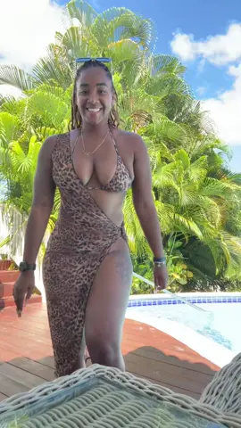 Our time is almost up friends!  Swimmie of the day ✨ #curlygxddess #stlucia #vacation #OOTD #stlucia🇱🇨 