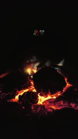 geceye söz bırak.🕊️🖤 #storilikvideolar📌 #sözbırak #kesfet🥀 #kesfetbeni #ferhatmerde 