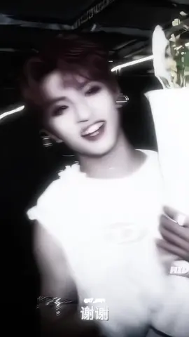 |16/11/2025| Chúc mừng sinh nhật 18 tuổi Mục Chỉ Thừa – tuổi trưởng thành chính thức gọi tên anh rồi đó! 🥳 Tuổi 18 là tuổi của tự do, của ước mơ bay xa và của những bước đầu tiên trên hành trình khẳng định chính mình. Chúc Ân Tử nhà ta luôn tràn đầy năng lượng, nụ cười tươi như ánh nắng và luôn gặp thật nhiều may mắn, thành công trong mọi việc. Hôm nay là ngày của anh – hãy tận hưởng nó thật trọn vẹn nhé! 🎉🎈 #muzhicheng #mucchithua #tf_ing #zan_left🥟🍭 