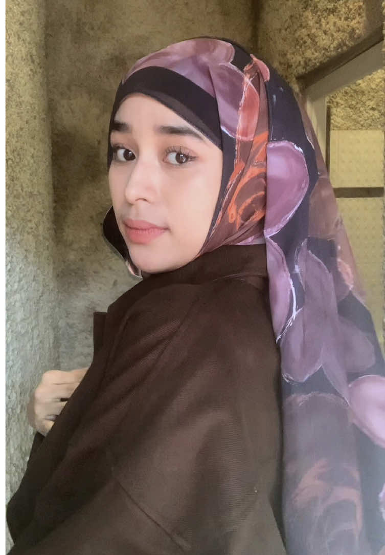 hijab yang aku pake dari @daraluxury 