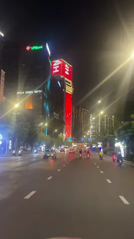 Dạo Sài Gòn về đêm #nhaclenxuhuong #caubason #2025 #viral 