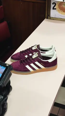 POV: You're behind-the-scenes with us on the streets of Glasgow to capture the campaign for our latest 'Anniversary City Series' instalment. Now then, who's ready for the final stop?📍#adidas #adidasoriginals #adidasoriginalscityseries #glasgow #cityseriesglasgow