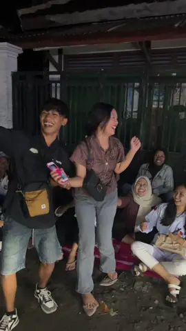 Inpo tiktok e mbak e  #gunturbuana #gunturbuanasoundsytem #sound #soundsystem #soundblitar #soundhoreg #soundviral #soundhoregjawatimur #soundviral #karnaval #karnavalsoundsystem #fyp #fypシ #capcut 