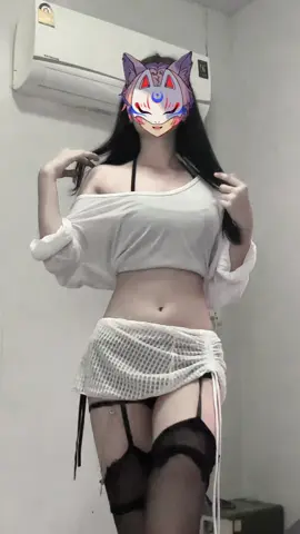 Đó là một chiếc quần khác được xếp chồng lên nhau.🙂