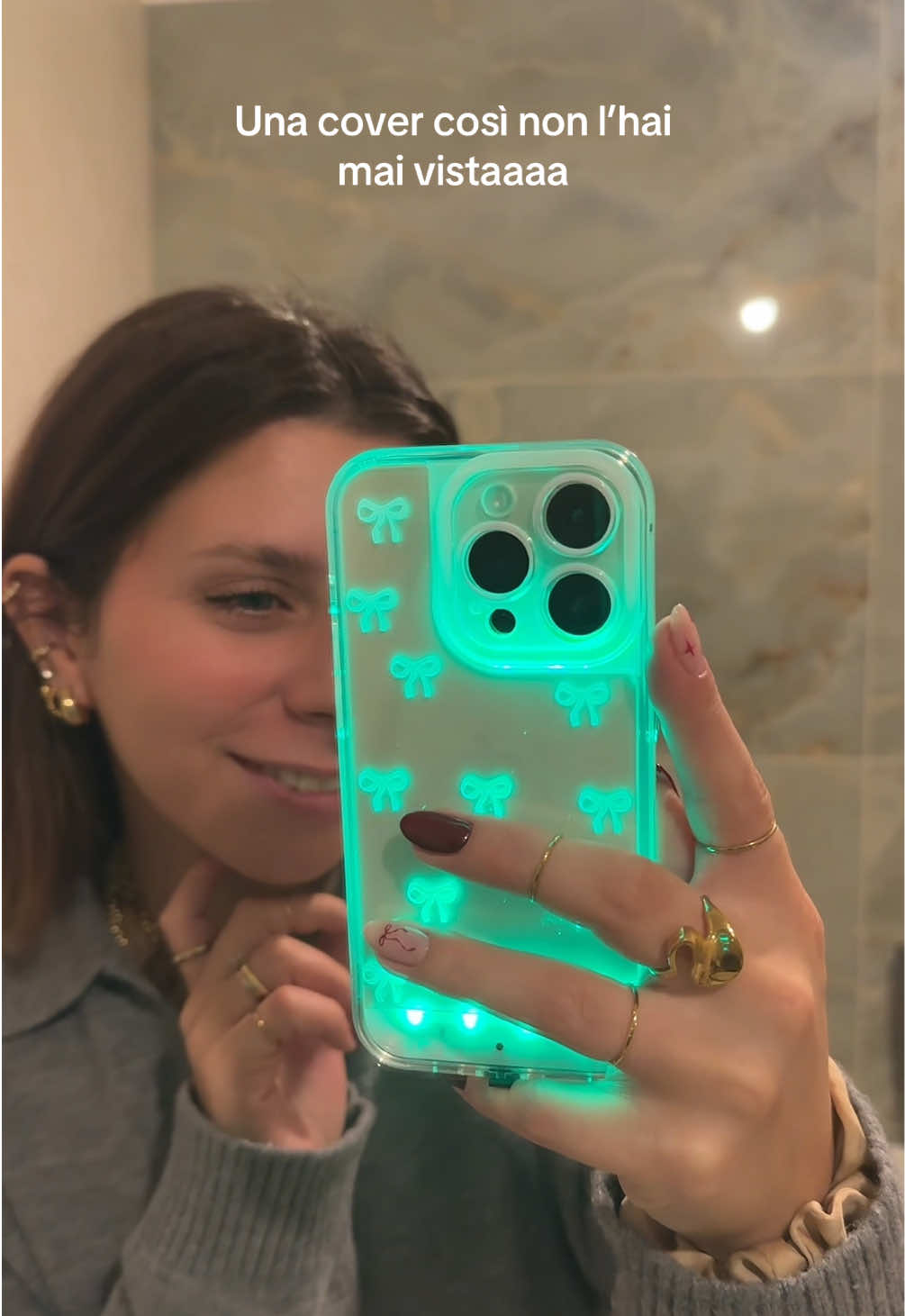 Stupenda con questi fiocchettiiiii  @PoshPocket.EU  #phonecover #phonecase 