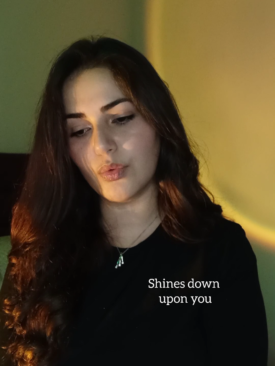 Risposta a @syleriia My future kids’ lullaby💚 #enya #mayitbe #lordoftherings #ilsignoredeglianelli #lotrtok 