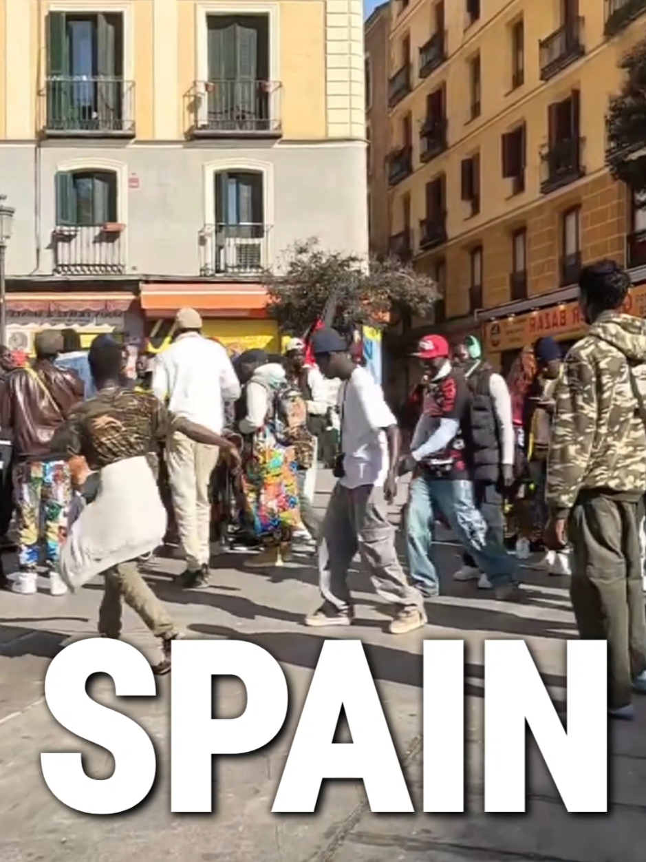 Madrid Lavapiés Walk 🔥 Multicultural Vibes, Street Art & Tapas! #Lavapiés #MadridSpain #TravelSpain #HiddenGems 