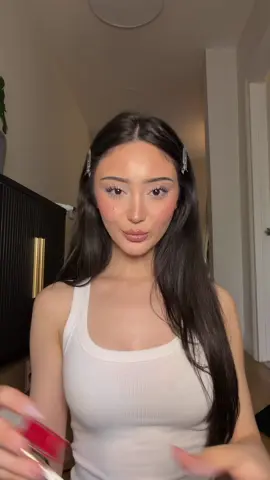 mon combo lèvre 👄🎀🤍 : @Too Faced plumping lip liner en « puffy nude » @L’Oréal Paris plump ambition lip oil en « rouge in love » 