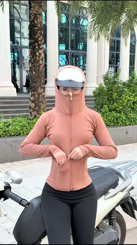 Khoác có nón 2 túi trước có nhiều màu để ce mình chọn  @Thuỳ Dung 🛍️  @Thuỳ Dung 🛍️  @Thuỳ Dung 🛍️  #aokhoacnu  #aokhoac  #aokhoacchongnang  #fashion  #xuhuong 